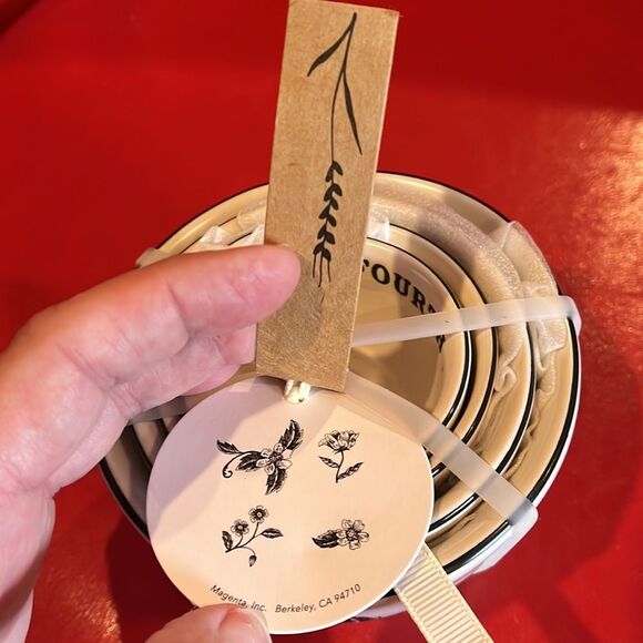 NWT Rae Dunn floral measuring cups - Picture 3 of 3